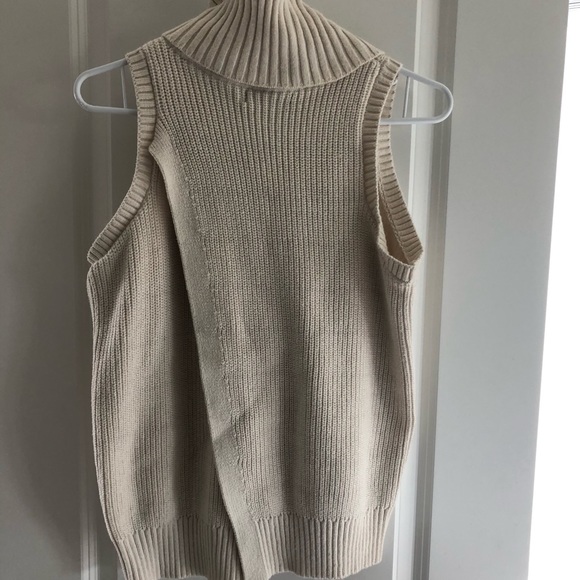 Banana republic turtleneck - Picture 2 of 3